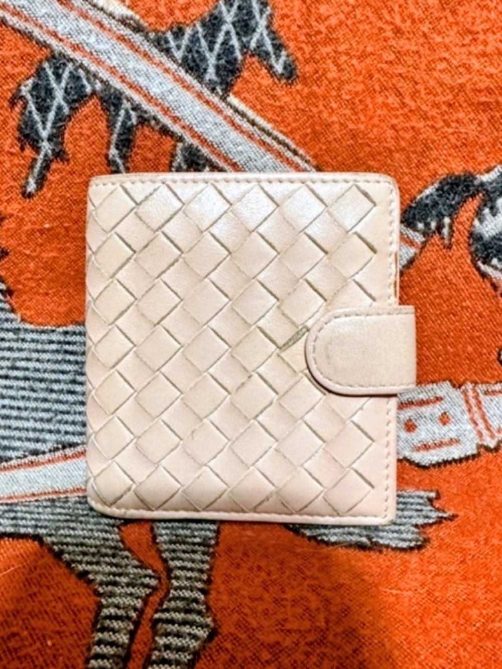 Bottega Veneta Cream Intrecciato Snap Card Case